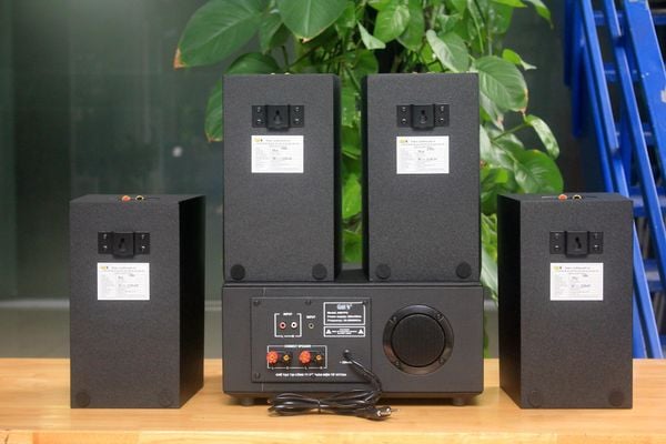 [Diện tích 80m2 + 02 Kênh] Amply A907PU_TH-2K Goldsound 2 vùng âm lượng 900w + 4 loa Goldsound V40C_TH - 40w, loa được thiết kế riêng cho quán, bật lớn không tạp âm, miễn phí công lắp đặt, bảo hành dài hạn 5 năm