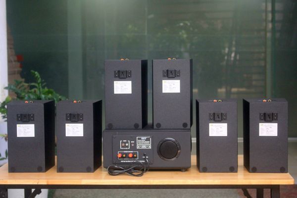 [Diện tích 120m2 + 02 Kênh] Amply A907PU_SG-2K Goldsound 2 vùng âm lượng 900w + 6 loa Goldsound V40C_SG - 40w, loa được thiết kế riêng cho quán, bật lớn không tạp âm, miễn phí công lắp đặt, bảo hành dài hạn 5 năm