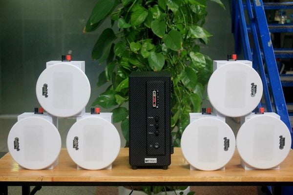 [Diện tích 80m2] Dàn âm trần thông báo, loa phát nhạc nền tự động Gold4cafe AM6.0 Goldsound (01 Amply + 6 loa âm trần 13w), loa được thiết kế riêng cho quán, bật lớn không tạp âm, bảo hành dài hạn 5 năm.