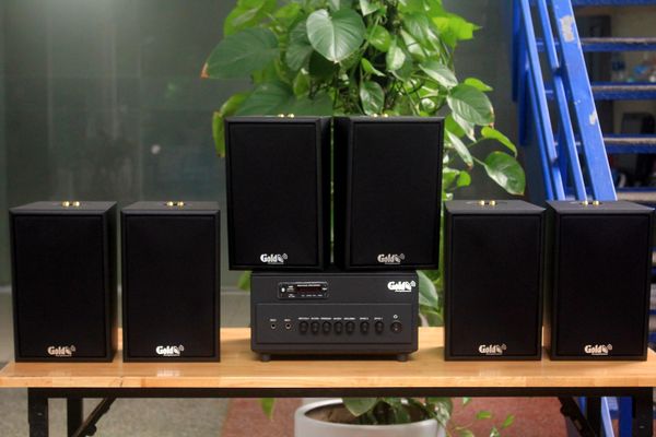 [Diện tích 120m2 + 02 Kênh] Amply A384PU_TH-2K Goldsound 2 vùng âm lượng 380w + 6 loa Goldsound V40C_TH - 40w, loa được thiết kế riêng cho quán, bật lớn không tạp âm, miễn phí công lắp đặt, bảo hành dài hạn 5 năm