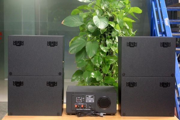 Dàn loa treo tường: Amply A907PU-2K Goldsound 2 vùng âm lượng 900w + 4 loa Goldsound V130, loa được thiết kế riêng cho quán, bật lớn không tạp âm, miễn phí công lắp đặt, bảo hành dài hạn 5 năm