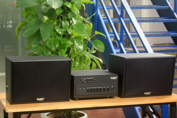 [Diện tích 60m2 + 02 Kênh] Amply A384PU_TH - 2K Goldsound 2 vùng âm lượng 380w + 2 loa Goldsound V130_TH - 130w, loa được thiết kế riêng cho quán, bật lớn không tạp âm, miễn phí công lắp đặt, bảo hành dài hạn 5 năm.