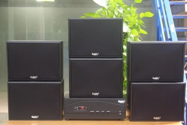 [Diện tích 180m2 + 02 Kênh] Amply A918PU_DA - 2K Goldsound 2 vùng âm lượng 1200w + 6 loa Goldsound V130_DA - 130w, loa được thiết kế riêng cho quán, bật lớn không tạp âm, miễn phí công lắp đặt, bảo hành dài hạn 5 năm.