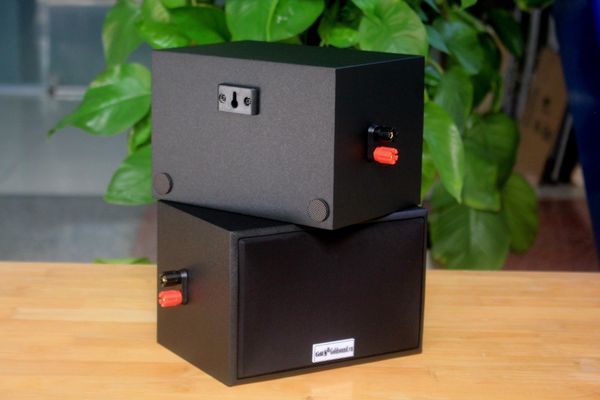 Loa vệ tinh V101 (số lượng 01 loa) công suất 15w, bass 3 inch, loa quán cafe, thông báo tòa nhà, nhà xưởng, PCCC, thiết kế sang trọng, độ thẩm mỹ cao