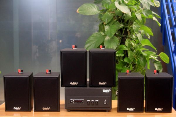 Dàn loa treo tường: Amply A156PU Goldsound 200w + 6 loa Goldsound V25c - 25w, loa được thiết kế riêng cho quán, bật lớn không tạp âm, không bao gồm công lắp đặt, bảo hành 5 năm