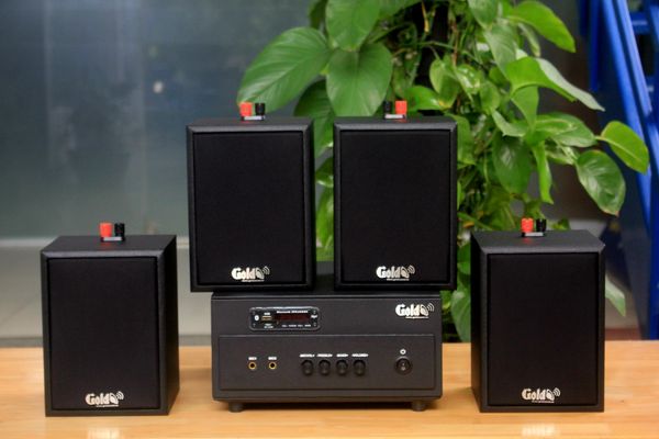 Dàn loa treo tường: Amply A154PU_TH + 4 V24C_TH, loa được thiết kế riêng cho quán, bật lớn không tạp âm, bảo hành dài hạn 5 năm.