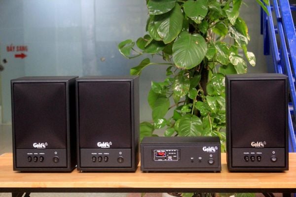 Dàn loa không dây treo tường: 01 amply A57 Goldsound + 3 loa không dây Goldsound V57 - 57w