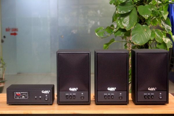 Dàn loa không dây treo tường: 01 amply A57 Goldsound + 3 loa không dây Goldsound V57 - 57w