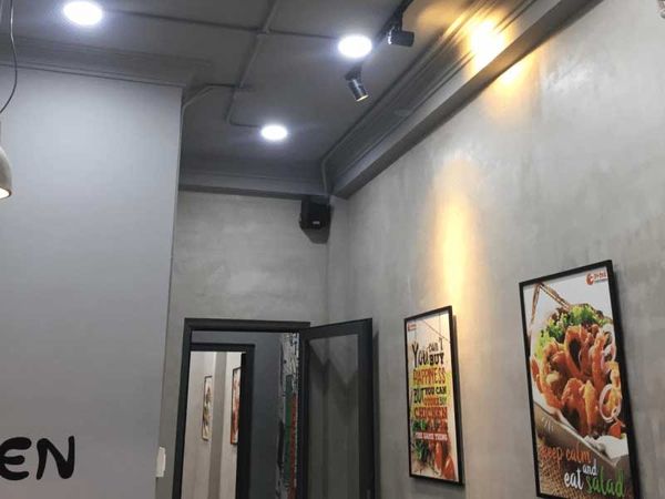 Loa nhà hàng Goldsound lắp đặt âm thanh cho chuỗi cửa hàng Otoké Chicken