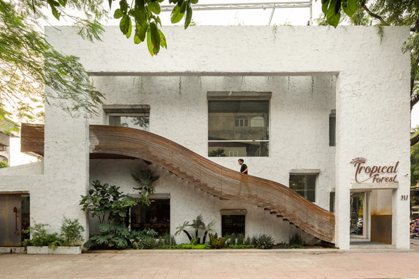 Loa thông báo, phát nhạc nền tự động cho quán cafe Tropical Forest, Amply 4 - 6 vùng âm lượng, loa được thiết kế riêng cho quán, bật lớn không tạp âm, miễn phí công lắp đặt, bảo hành dài hạn 5 năm.