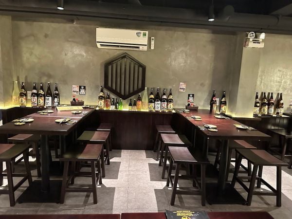 Loa Goldsound cho nhà hàng  Izakaya MATSUKI 18A Thai Van Lung, TP.HCM, amply 2 kênh 200w, bluetooth 5.0, loa V25C-25w, loa được thiết kế riêng cho quán, bật lớn không tạp âm, miễn phí công lắp đặt, bảo hành dài hạn 5 năm