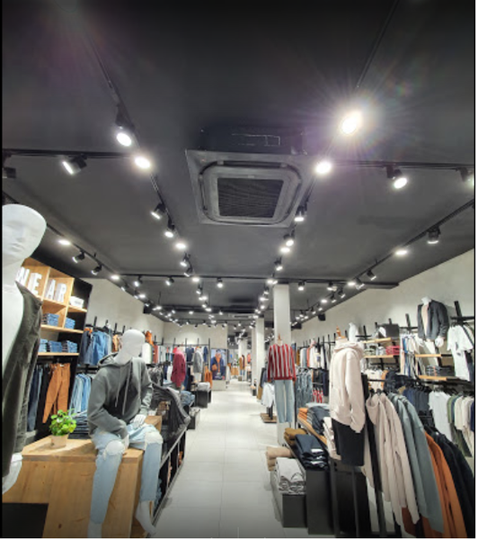 Loa Goldsound thời trang nam Routine, quận 7, amply 2 kênh 700w, bluetooth 5.0, loa V40C - 40w, loa được thiết kế riêng cho quán, bật lớn không tạp âm, miễn phí công lắp đặt, bảo hành dài hạn 5 năm