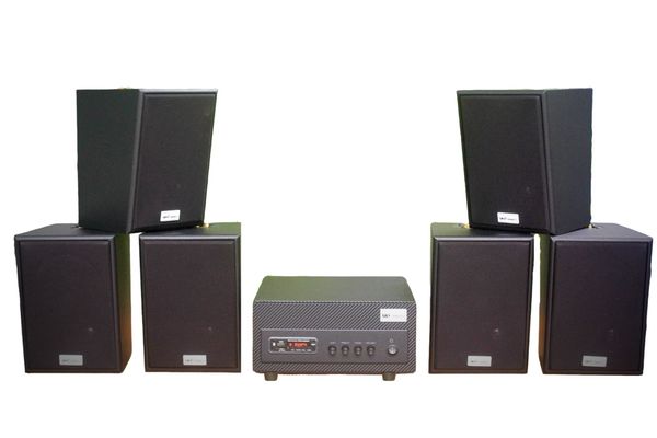 Dàn loa treo tường thông báo, phát nhạc nền tự động: Amply A501 Goldsound 500w + 6 loa Goldsound V55C 55w, loa được thiết kế riêng cho quán, bật lớn không tạp âm, miễn phí công lắp đặt, bảo hành dài hạn 5 năm