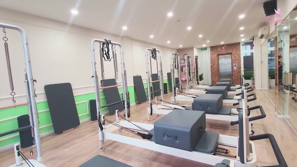 Loa cho phòng tập FourT Pilates Quận 7, loa được thiết kế riêng cho quán, bật lớn không tạp âm, miễn phí công lắp đặt, bảo hành dài hạn 5 năm