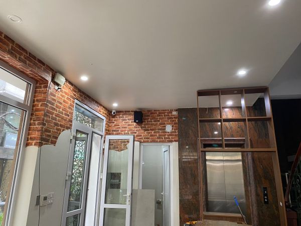 Loa cho quán tại Chùa Láng, loa được thiết kế riêng cho quán, bật lớn không tạp âm, miễn phí công lắp đặt, bảo hành dài hạn 5 năm