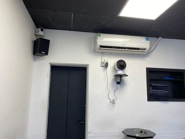 Loa Goldsound cho tiệm cắt tóc Sci Barbershop & Studio, Hà Nội, loa được thiết kế riêng cho quán, bật lớn không tạp âm, miễn phí công lắp đặt, bảo hành dài hạn 5 năm