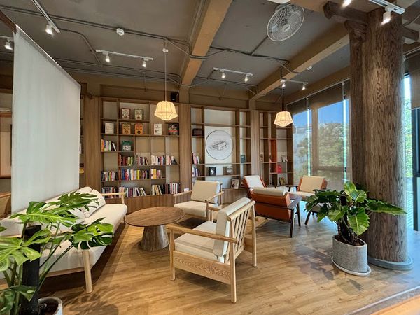 Loa Goldsound cho Khâm Thiên Giám - Books & Coffee, Hà Nội, amply 2 kênh 380w, bluetooth 5.0, loa 13w, loa được thiết kế riêng cho quán, bật lớn không tạp âm, miễn phí công lắp đặt, bảo hành dài hạn 5 năm