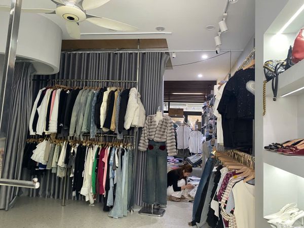 Loa Goldsound cho Lan Anh Clothing, Hà Nội, amply 2 kênh 380w, bluetooth 5.0, loa âm trần 13w, loa được thiết kế riêng cho quán, bật lớn không tạp âm, miễn phí công lắp đặt, bảo hành dài hạn 5 năm