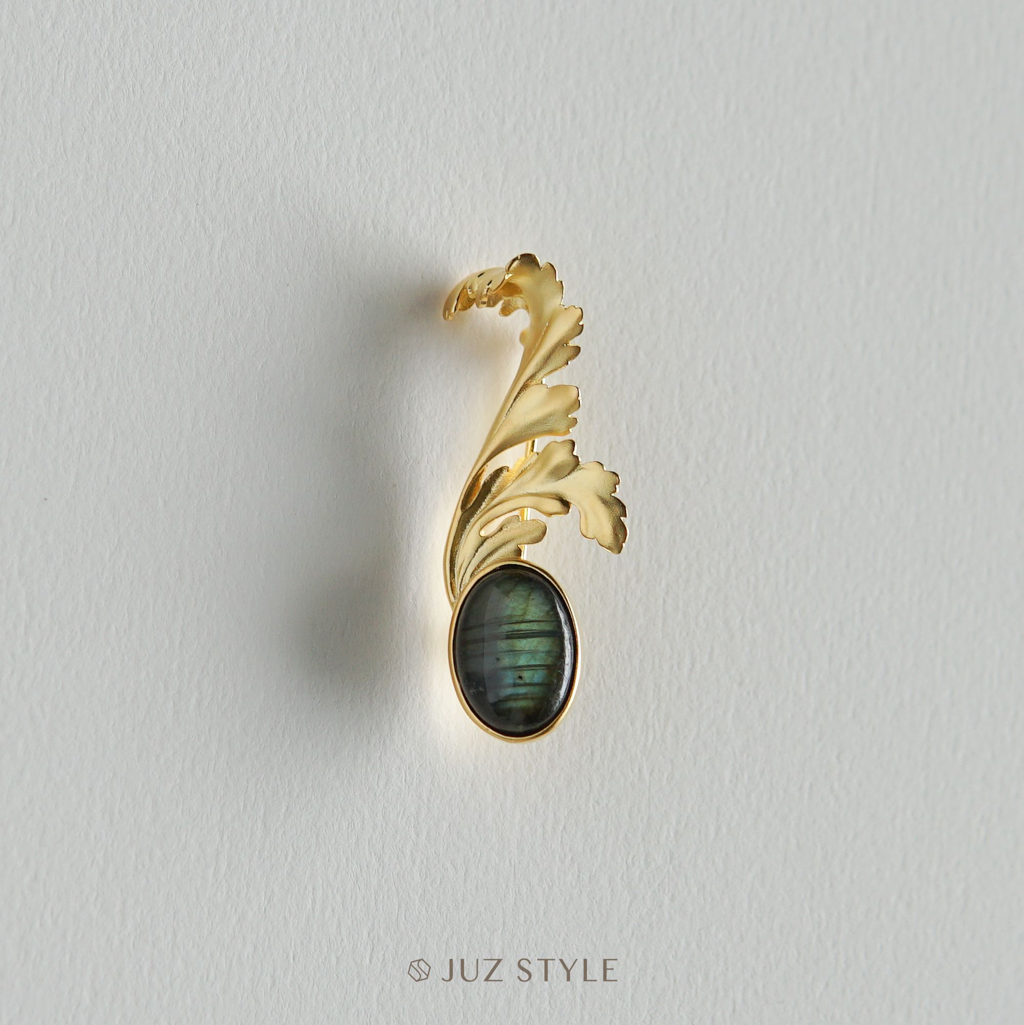  Cài bạc Acanthus & Labradorite (vàng) 