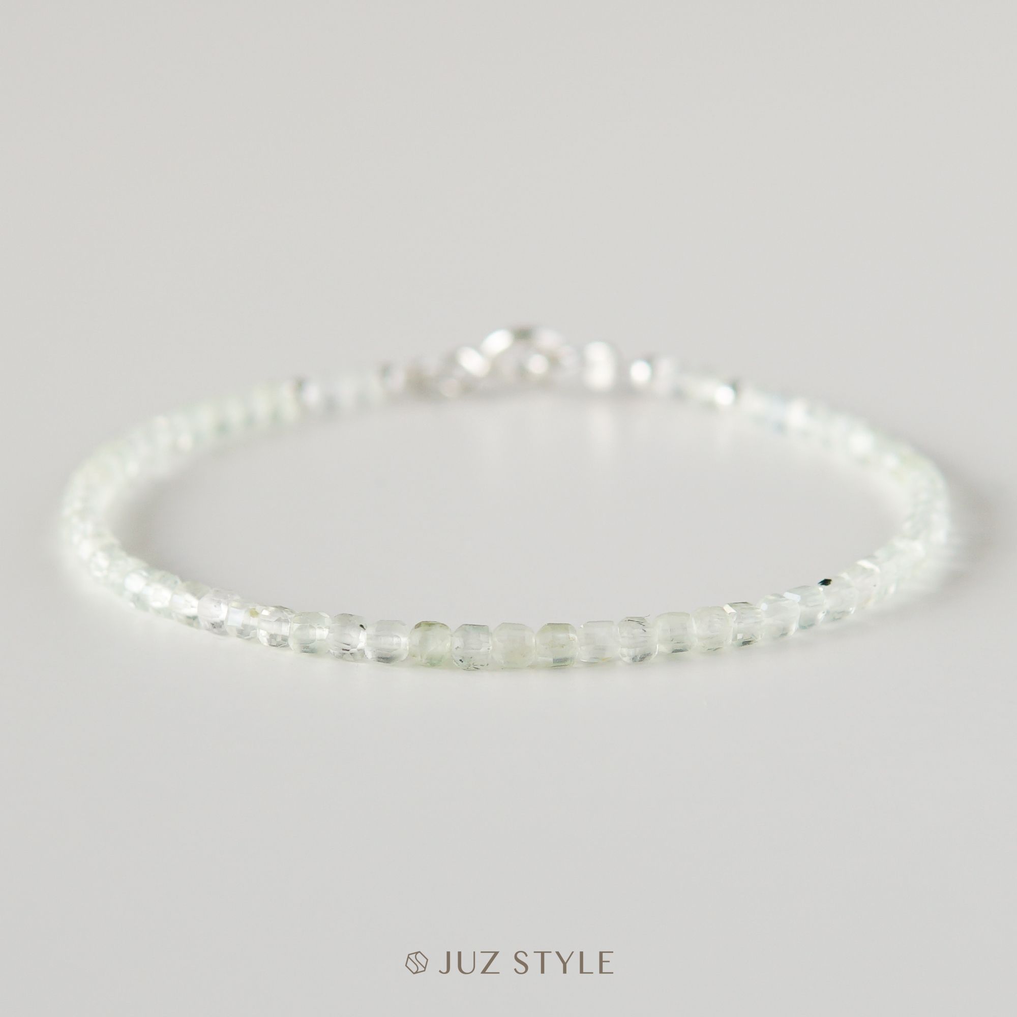 Vòng tay đá Prehnite cube 2.5mm 