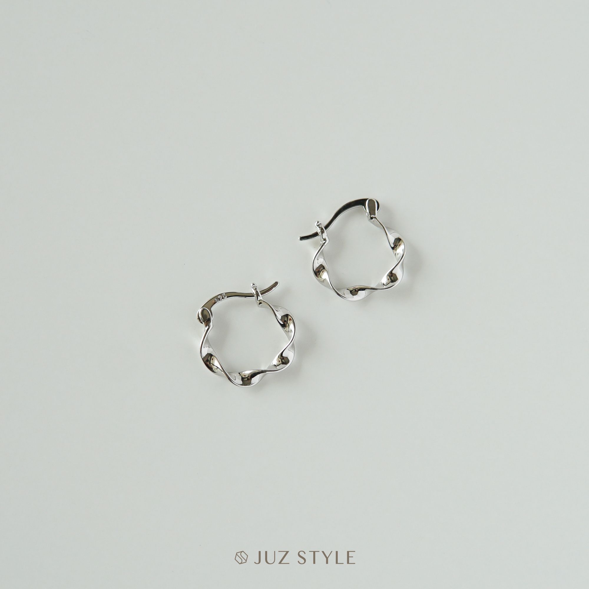  Bông tai bạc Twisted hoop 