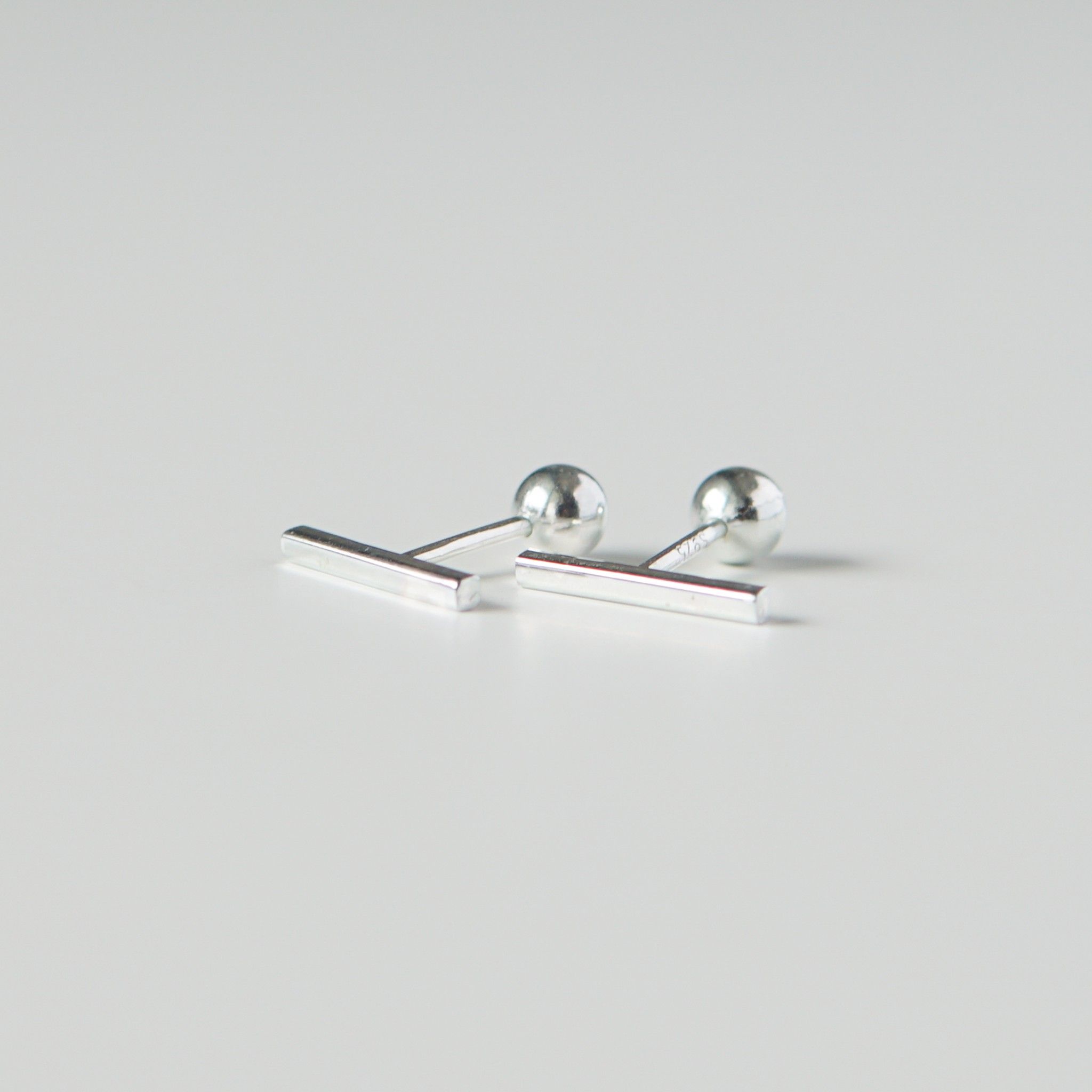  Bông tai bạc Slim bar ballstuds 