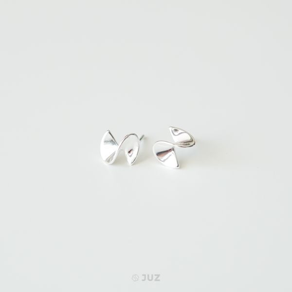  Bông tai bạc The twist eight 