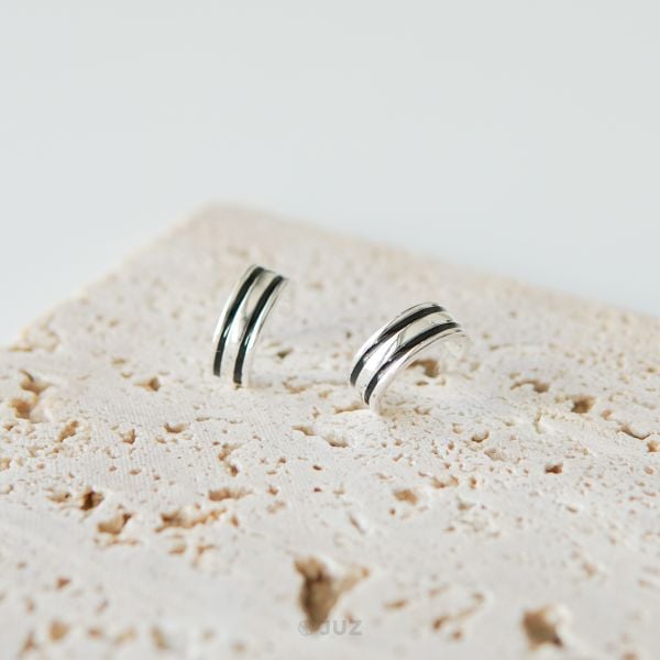  Bông tai bạc The black lines 