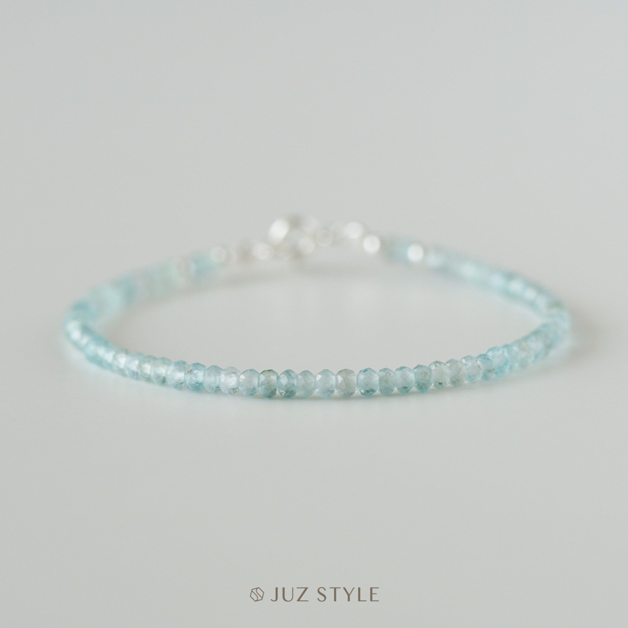  Vòng tay đá Blue Topaz 3mm 