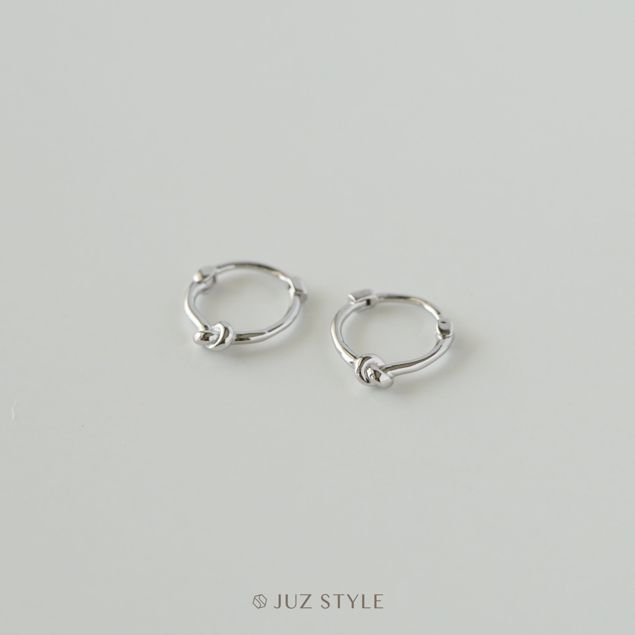  Bông tai bạc tiny knot hoop 