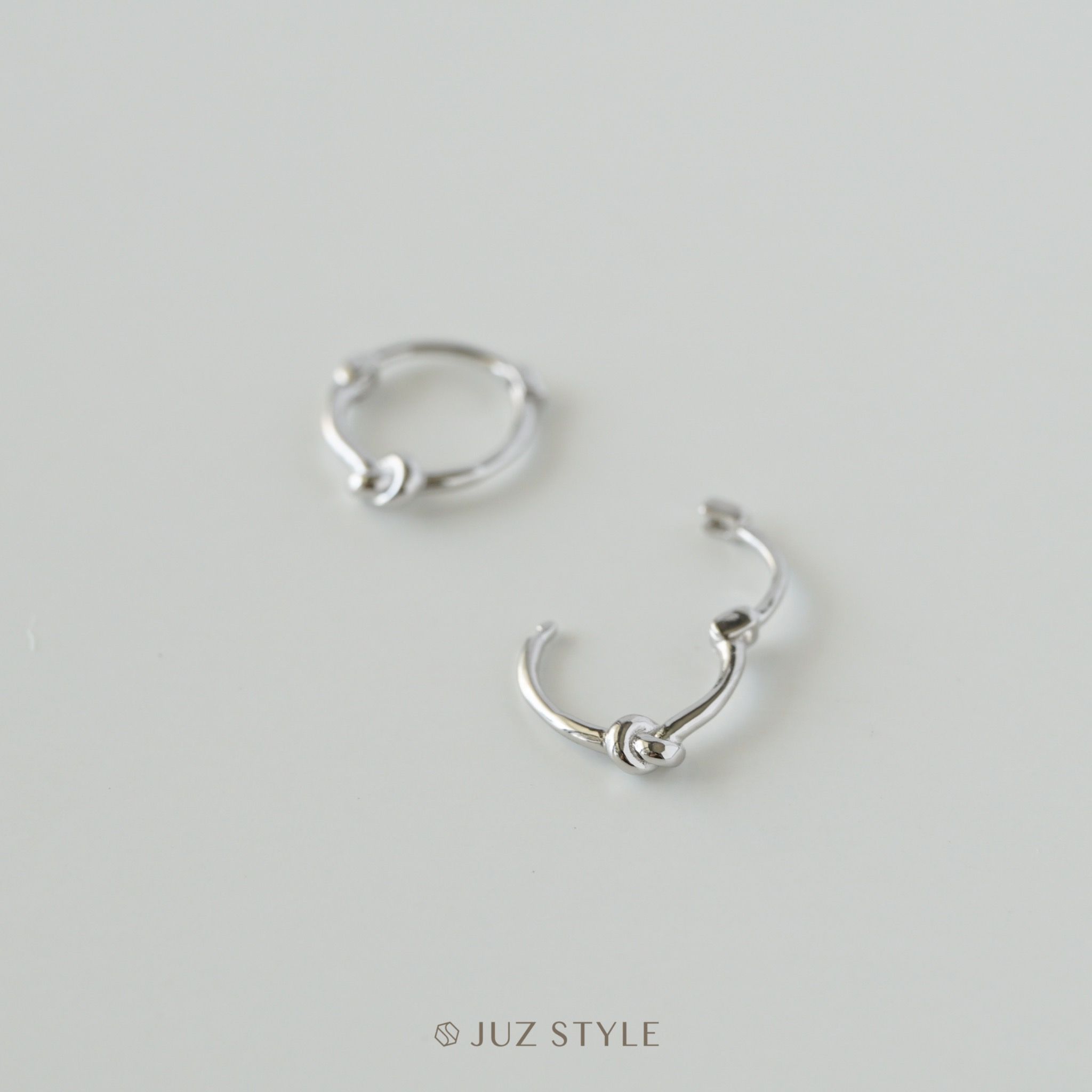  Bông tai bạc tiny knot hoop 