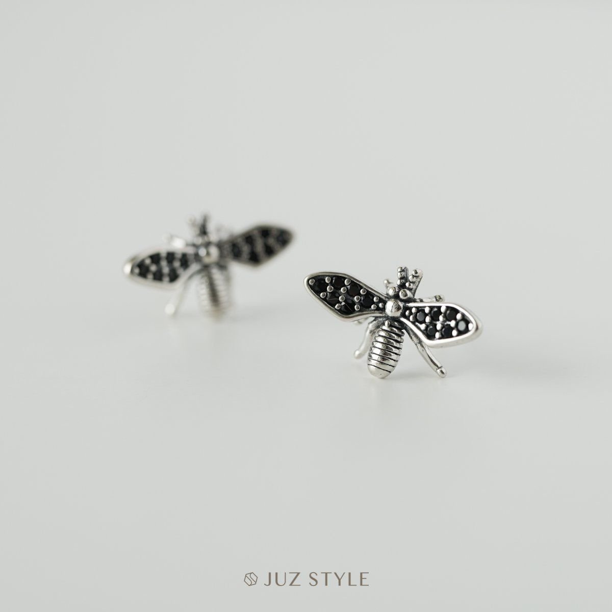  Bông tai bạc Black bee 
