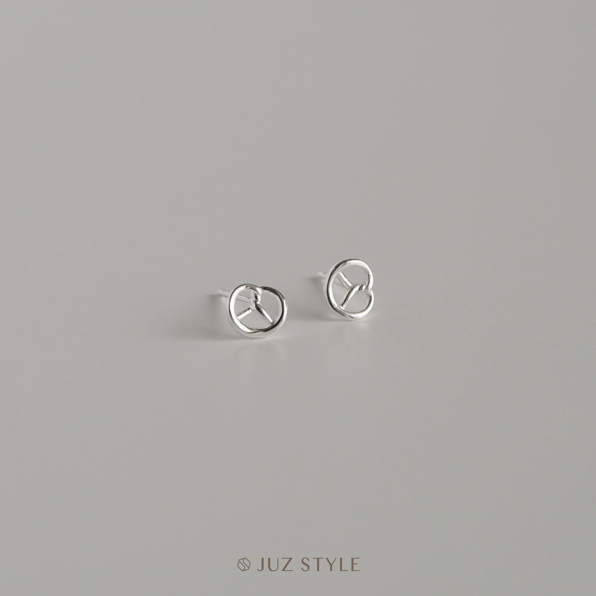  Bông tai bạc Pretzel 