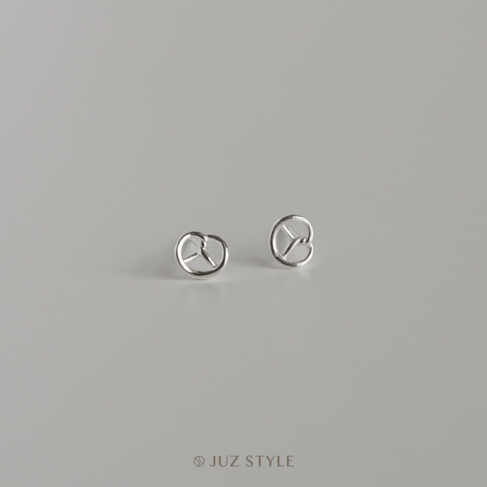  Bông tai bạc Pretzel 