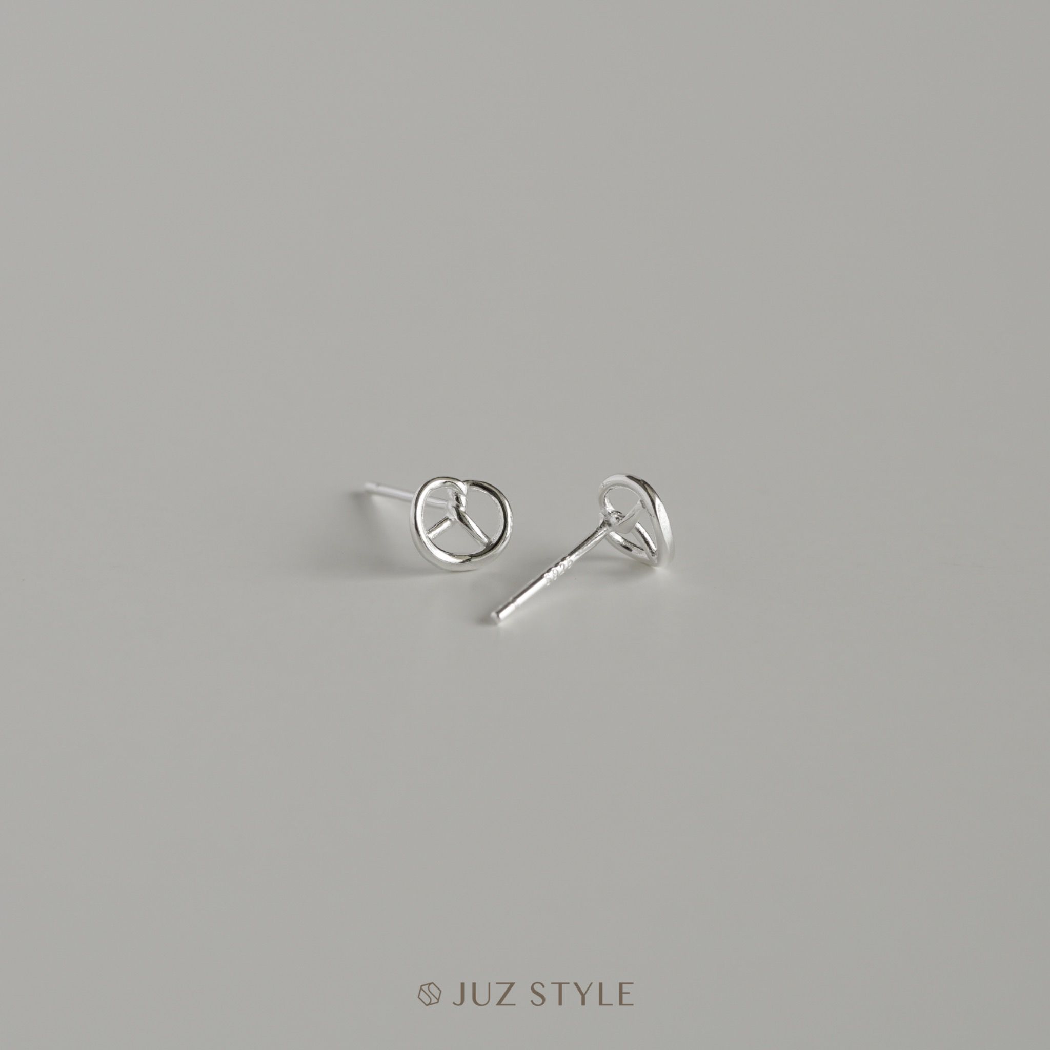  Bông tai bạc Pretzel 