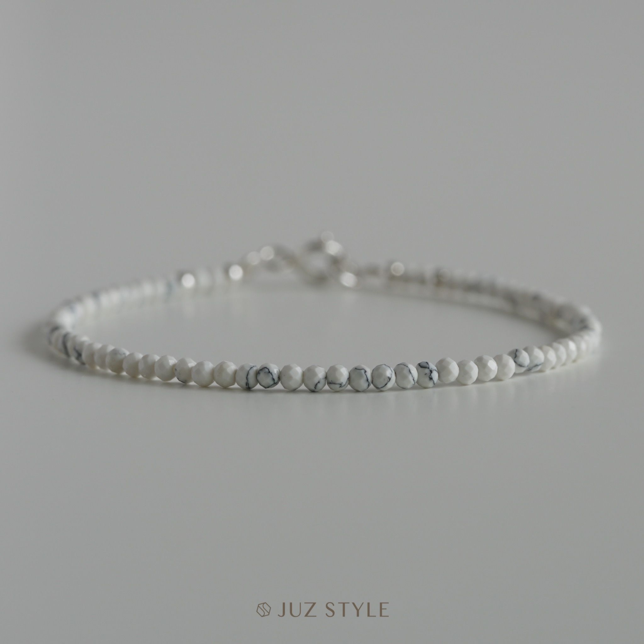  Vòng tay đá Howlite 2.2x1.9mm 