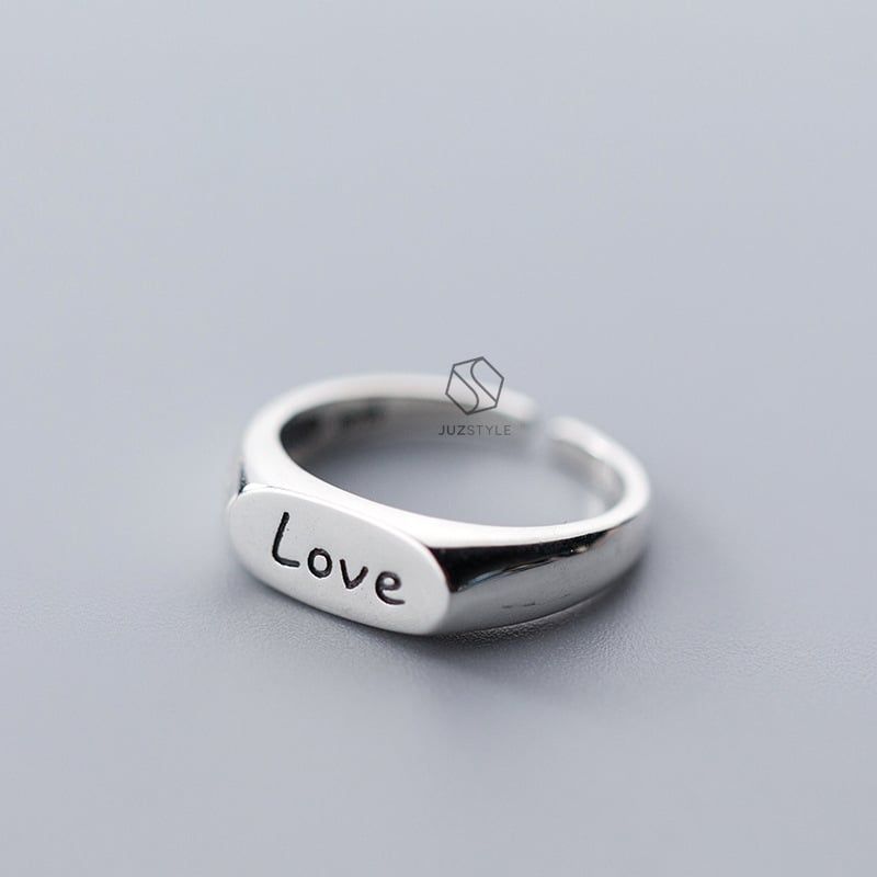  Nhẫn bạc Oval signet with Love Engraving 