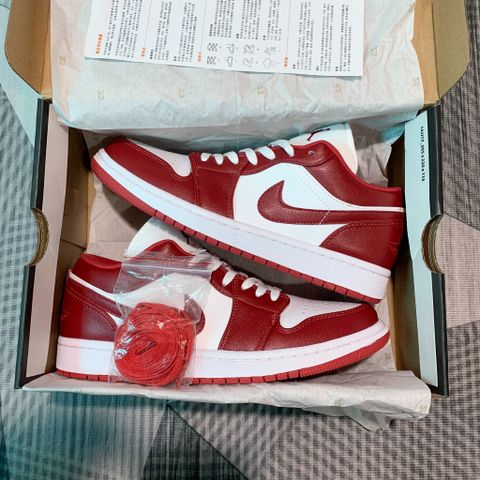  GIÀY JORDAN 1 LOW GYM RED 