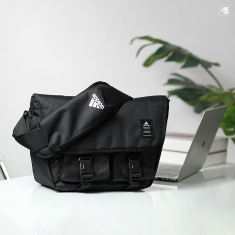 adidas Originals Airliner Messenger Bag in Black for Men | Lyst