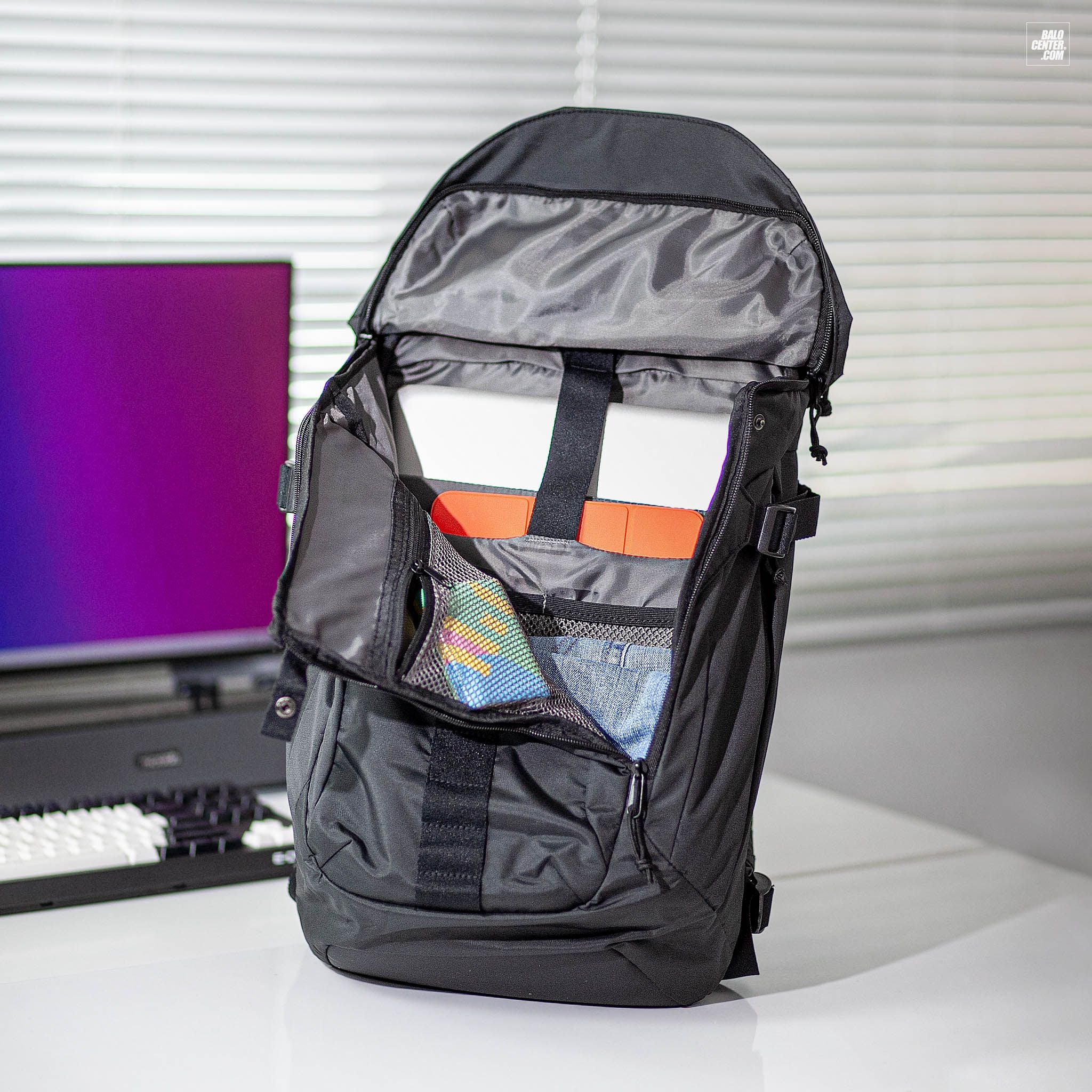 Ba lô Targus SolLite 15.6" Laptop Black TSB971GL