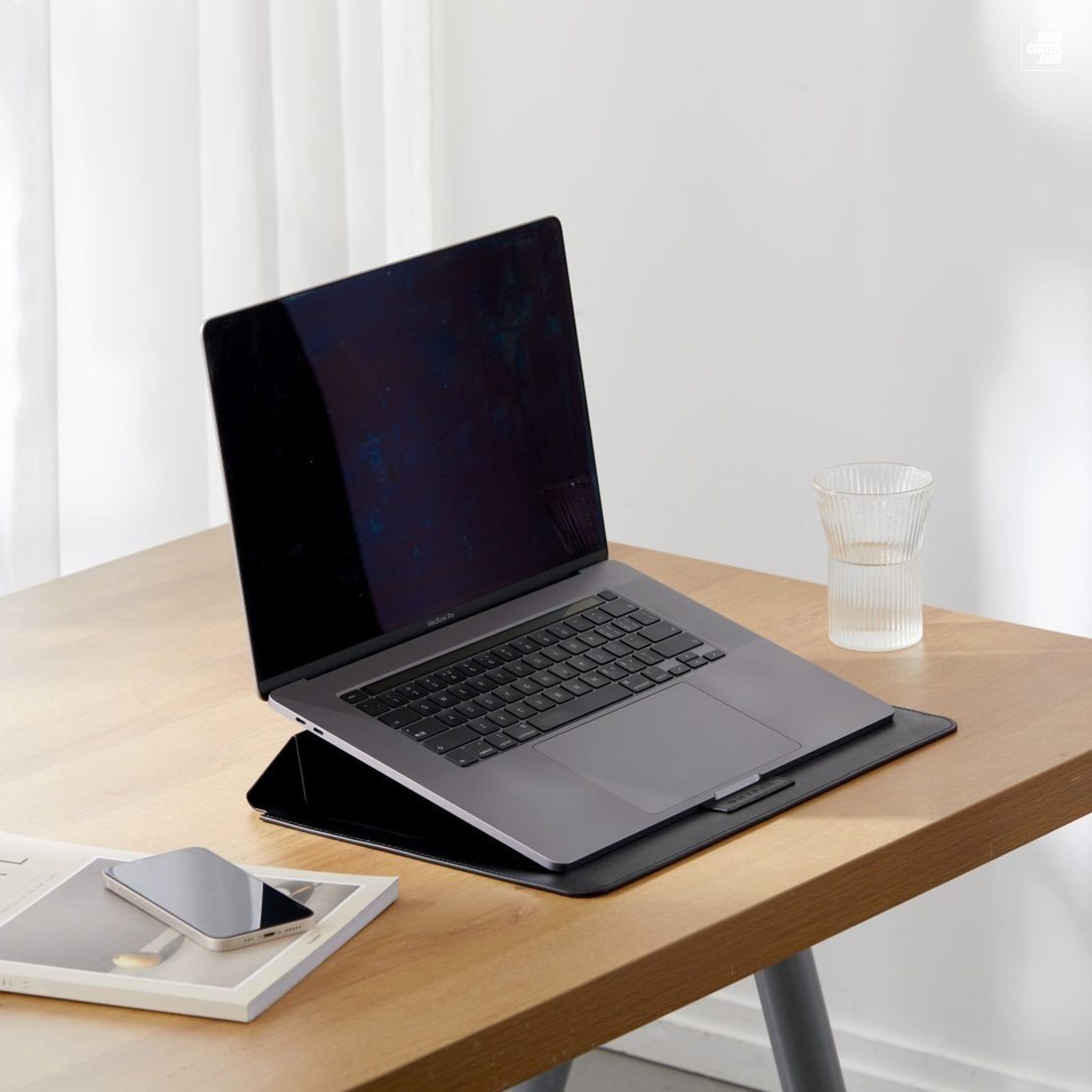 HyperShield Stash & Go Sleeve For 15”-16” Macbooks