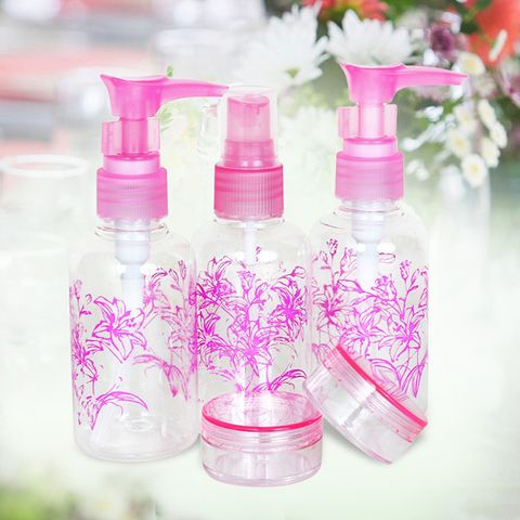 Bộ chiết mỹ phẩm xinh xắn cho mùa du lịch