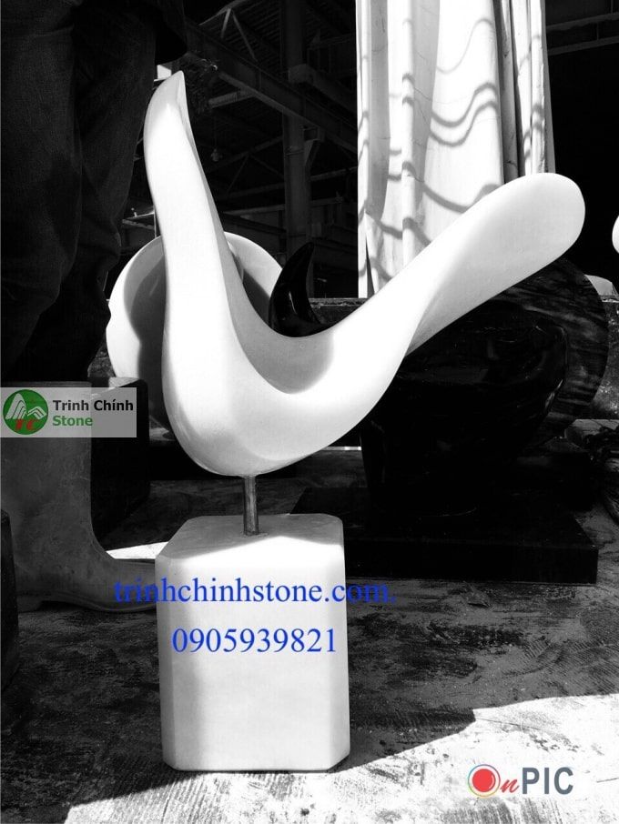 tượng đá trừu tượng 002