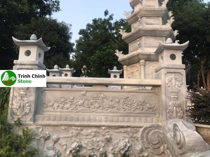 Mộ tháp bằng đá 010