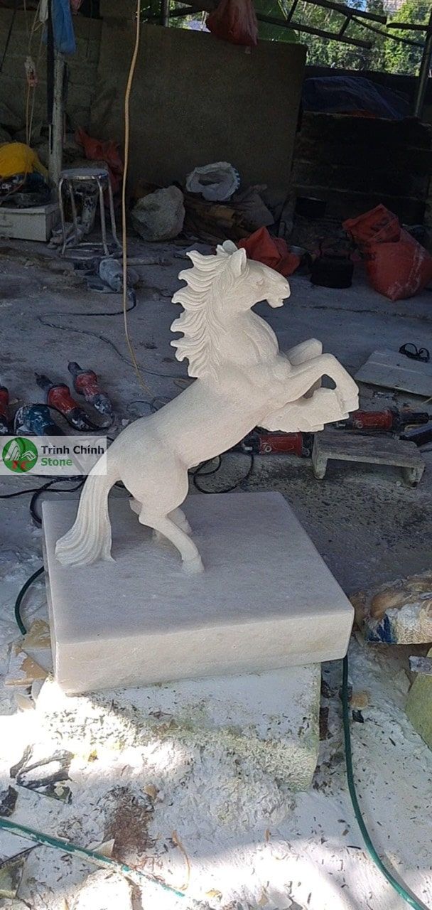 tượng đá ngựa phong thủy 002