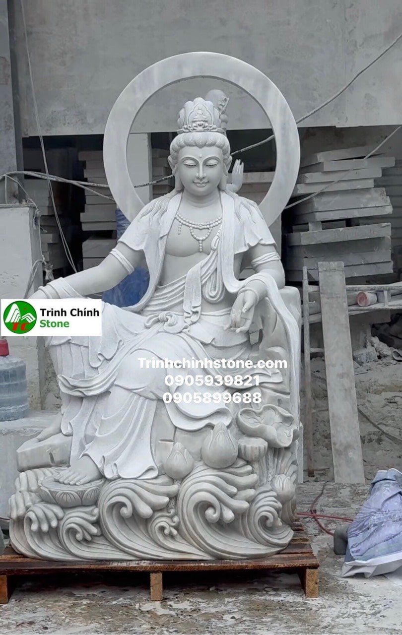 Tượng phật quan âm tự tại bằng đá 010