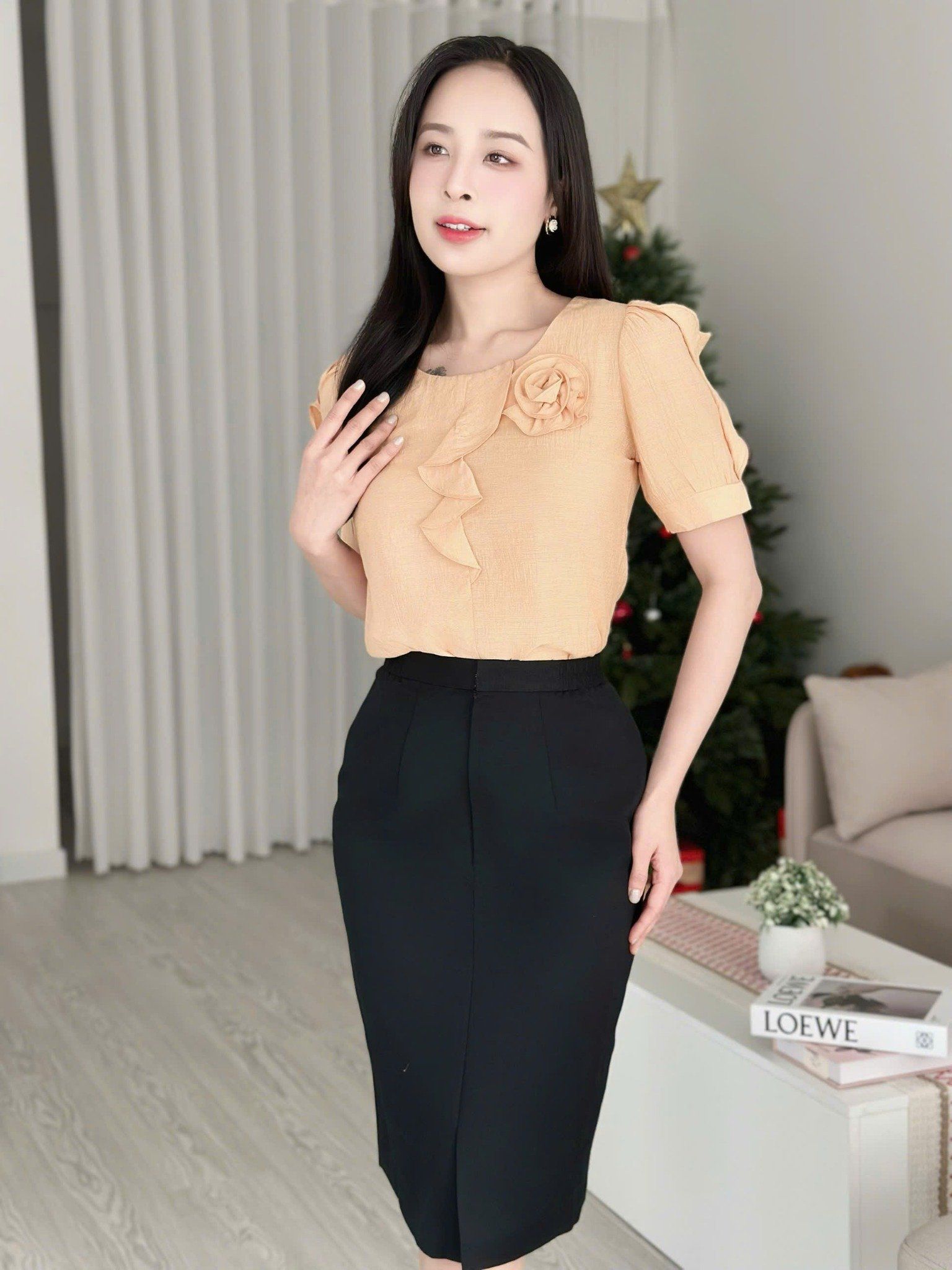 Áo kiểu công sở dáng suông bông hồng bèo ngực thời trang Eden - ASM257