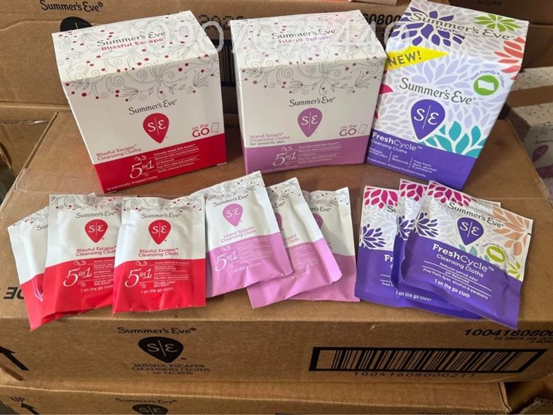 Khăn ướt vệ sinh phụ khoa Summer’s Eve