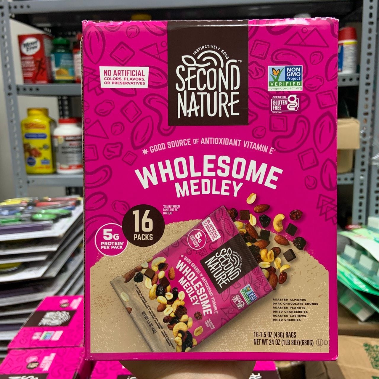 Hạt mix trái cây sấy và chococlate đen tổng hợp Second Nature Wholesome Medley Trail Mix