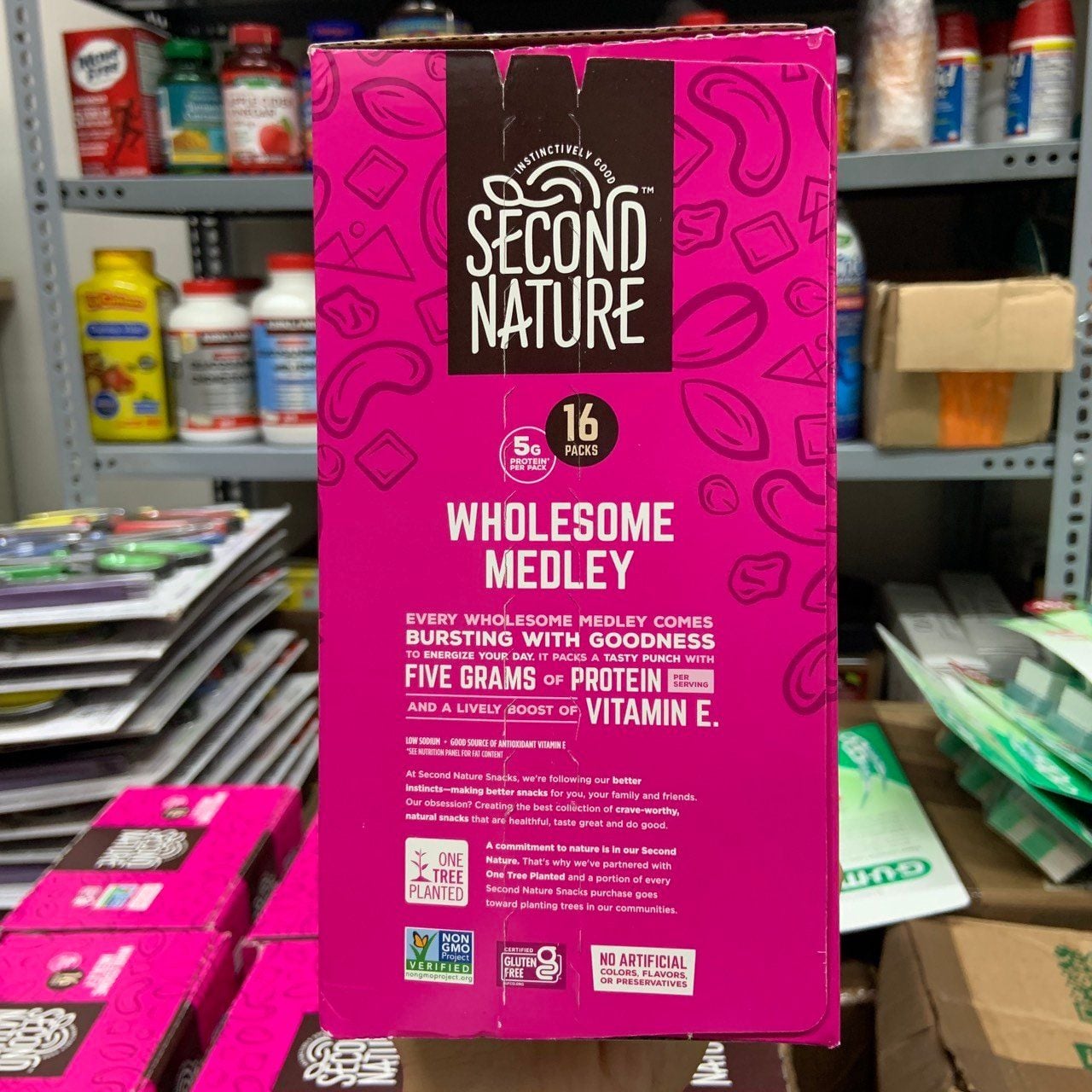 Hạt mix trái cây sấy và chococlate đen tổng hợp Second Nature Wholesome Medley Trail Mix